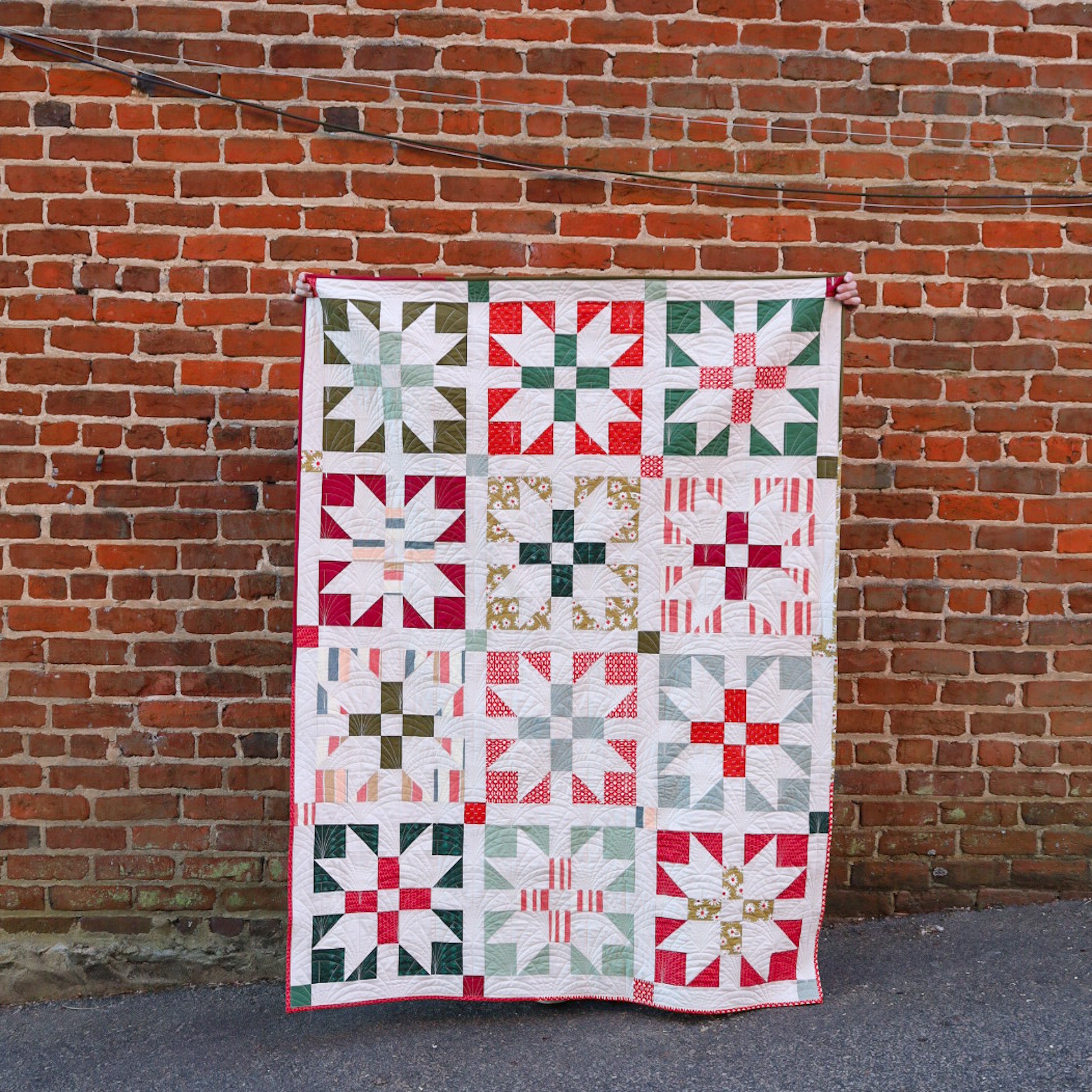 Christmas Joy Quilt - using 12 fat quarters