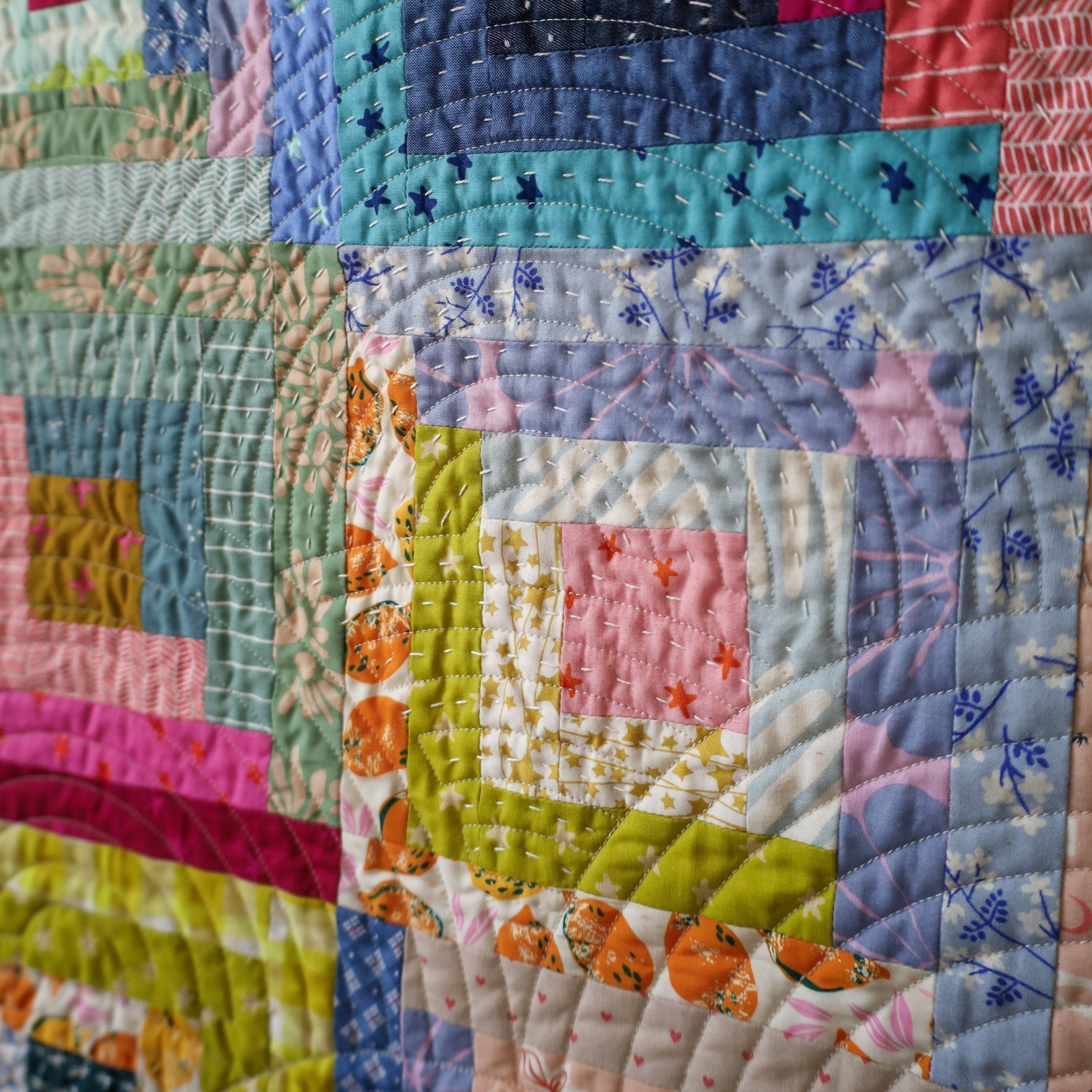 My Scrappy Log Cabin quilt ( + Free Quilt Block Pattern!)