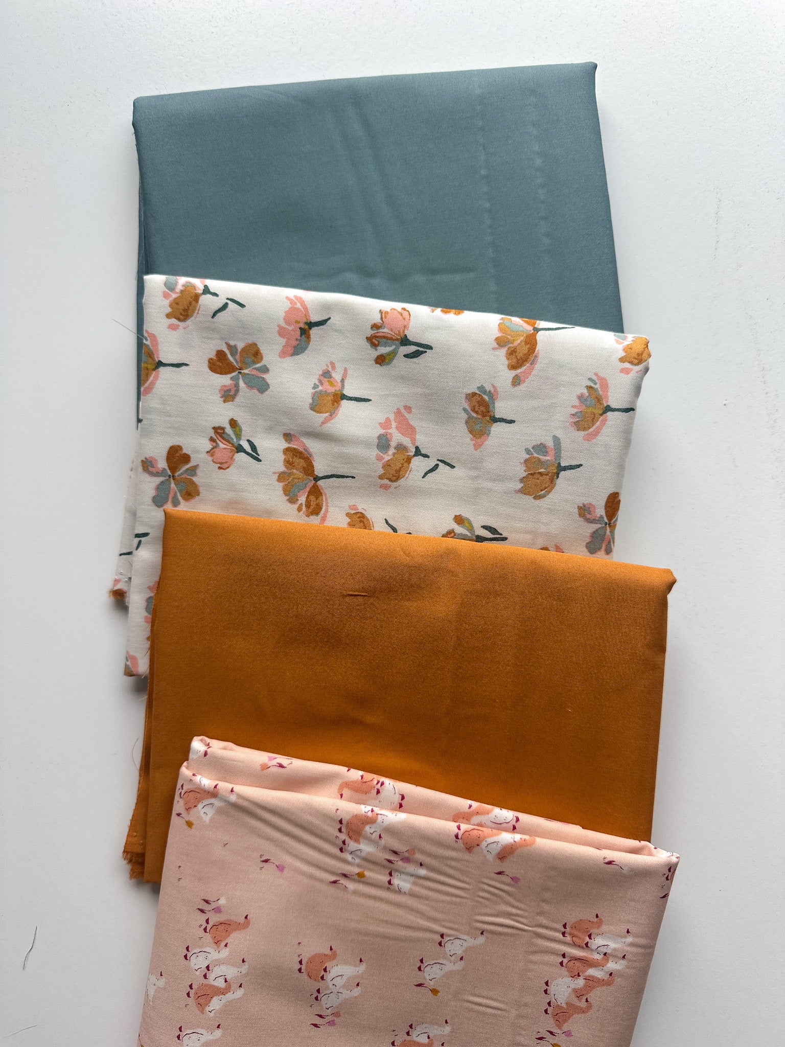 4 Piece 3/4 yard Bundle #131