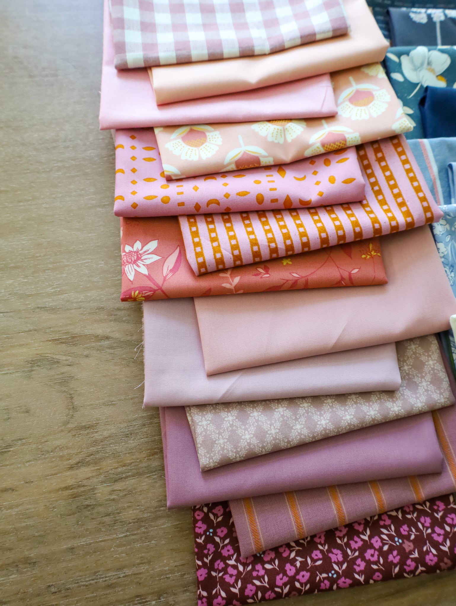 Scrappy Windows - Cover Quilt Kit 4.0 - 24 FQs - NO FRAME