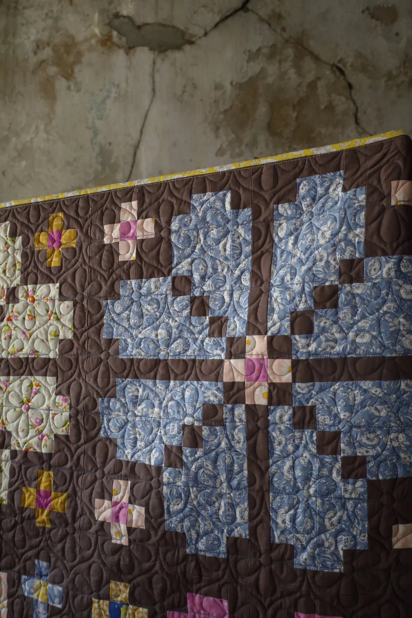 Driftwood Knitted Blooms : Handmade Quilt