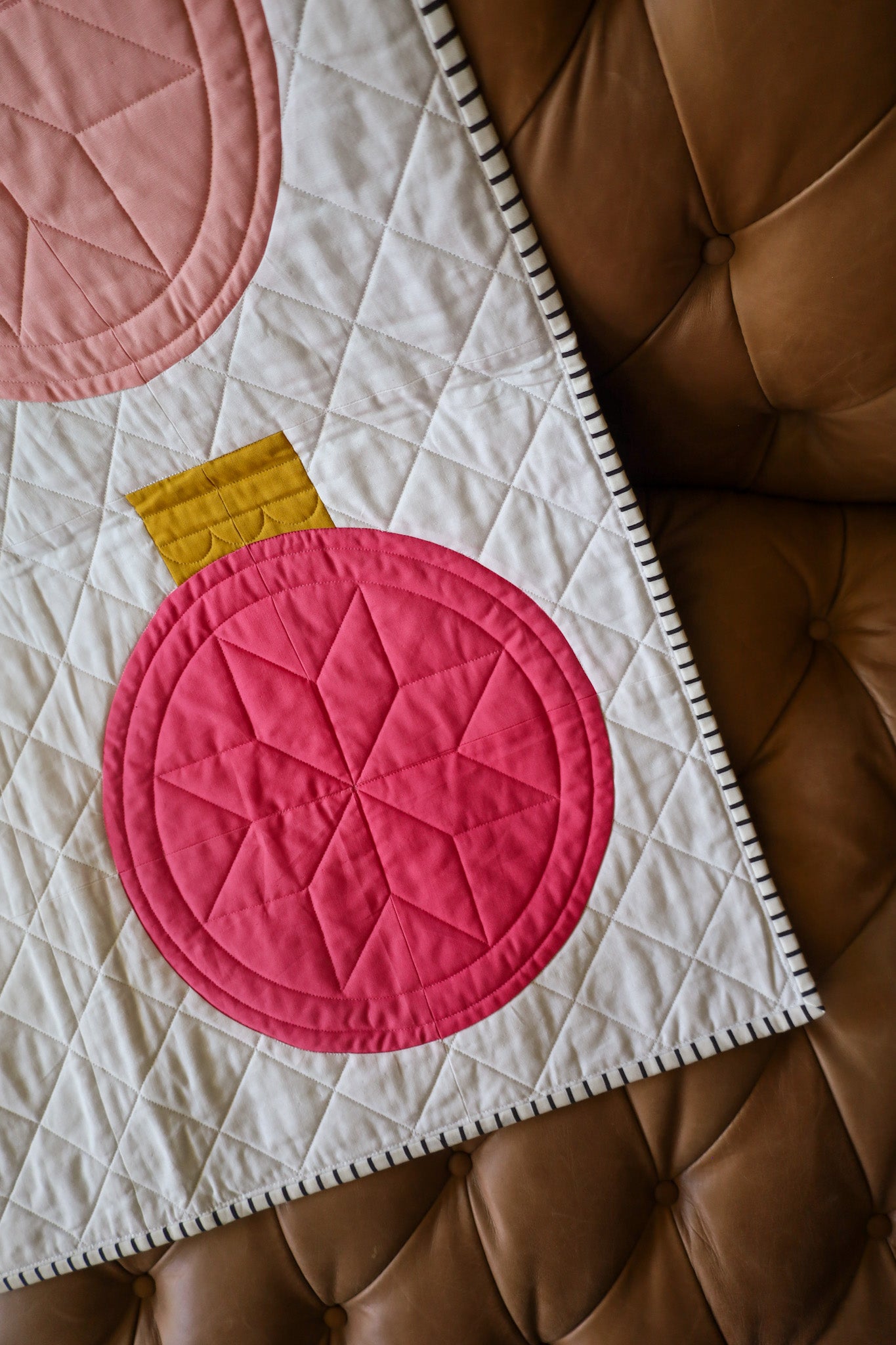 Cover Retro Ornaments: Handmade Quilt