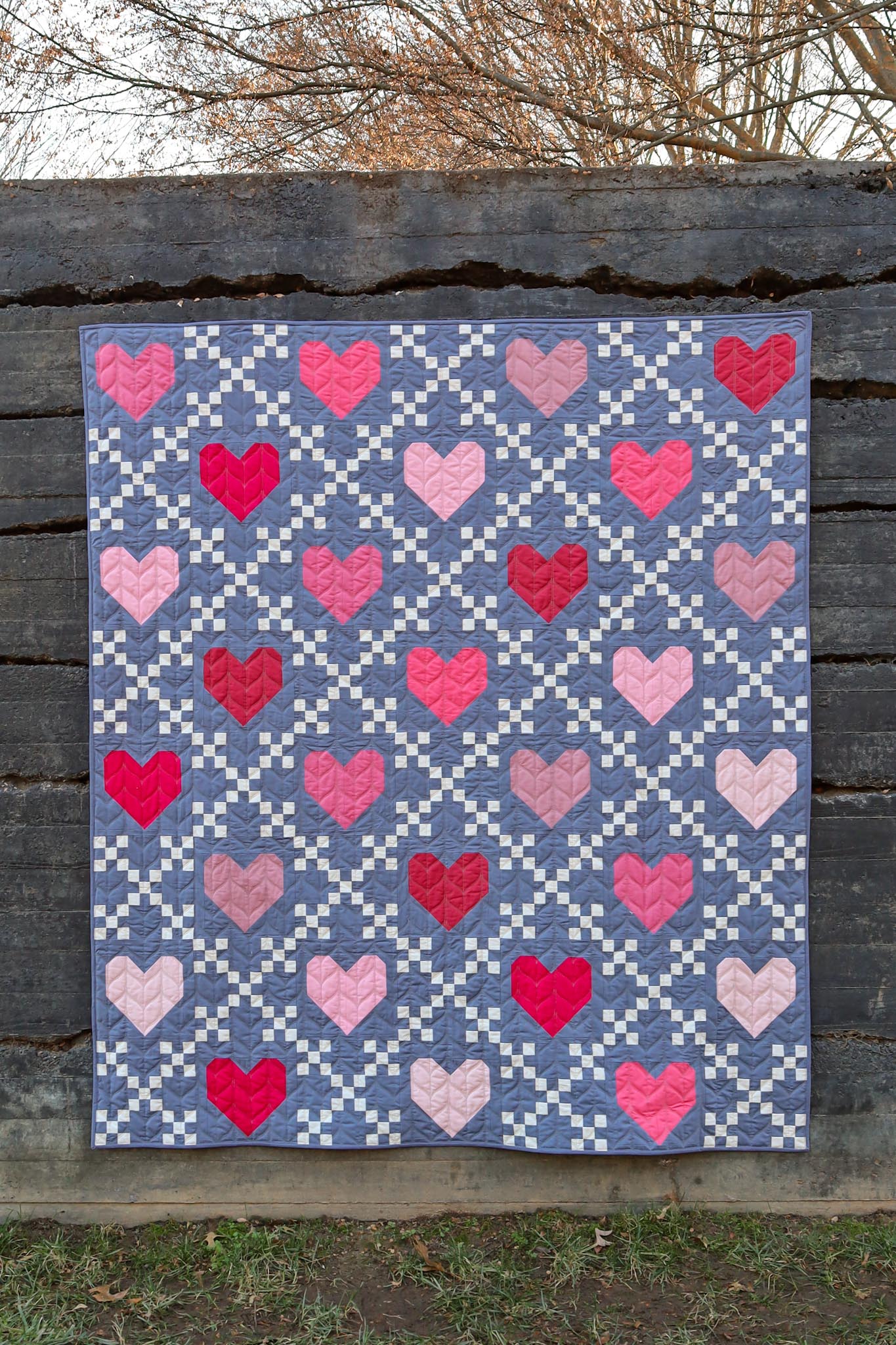 Cover Heirloom Hearts - Throw Quilt Kit