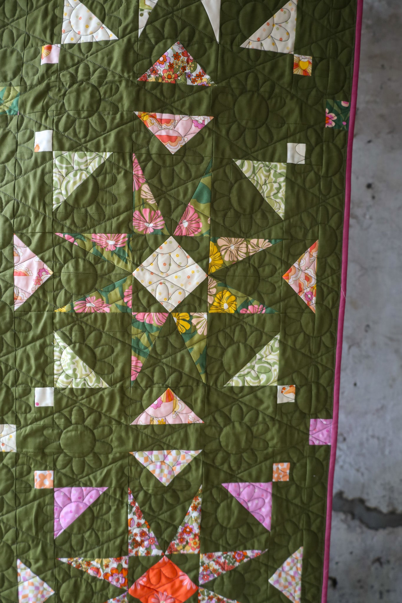 Flower Bloom Mosaic Star Handmade Quilt: Throw size