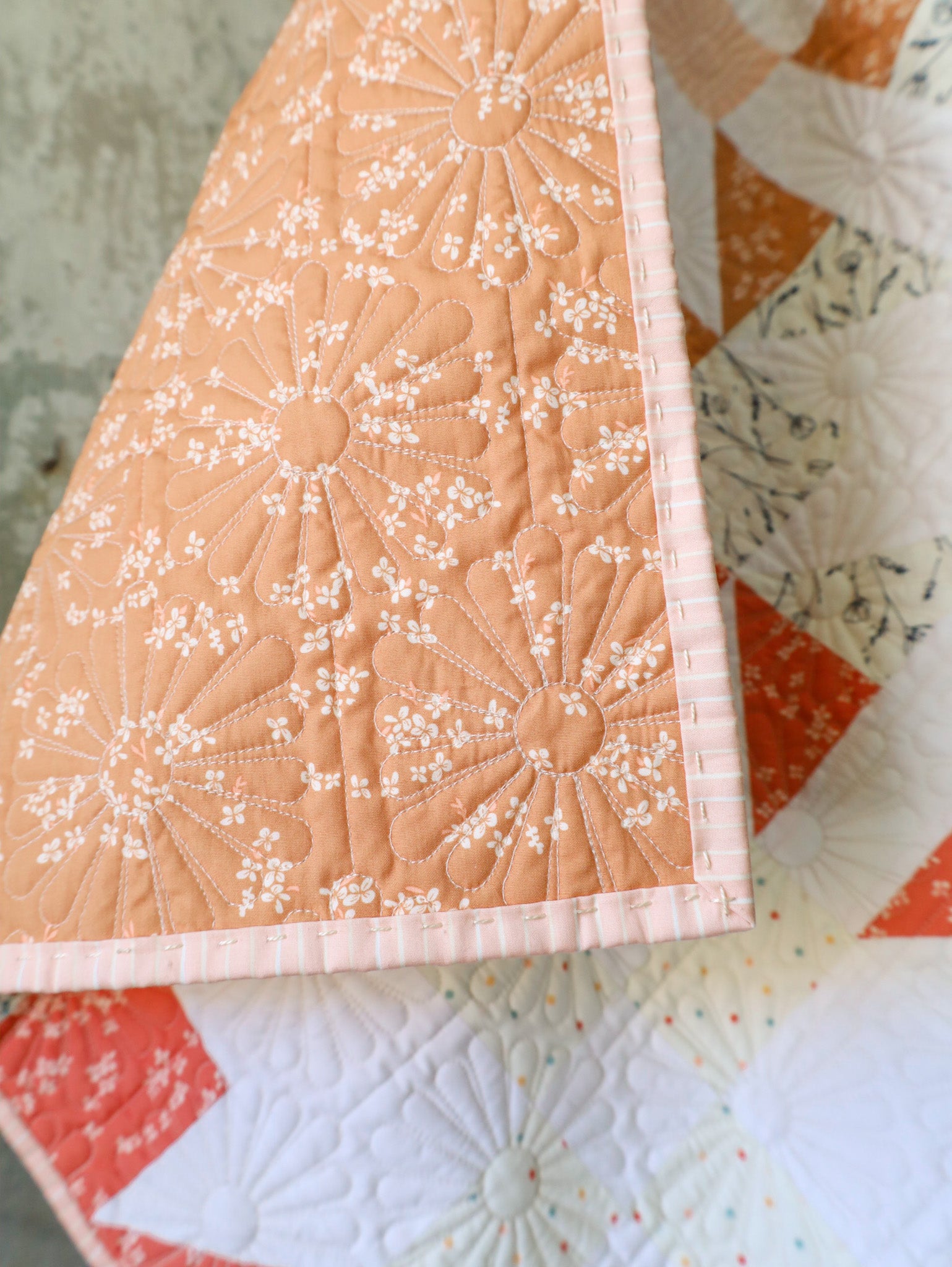Christmas Joy Handmade Quilt: Throw size