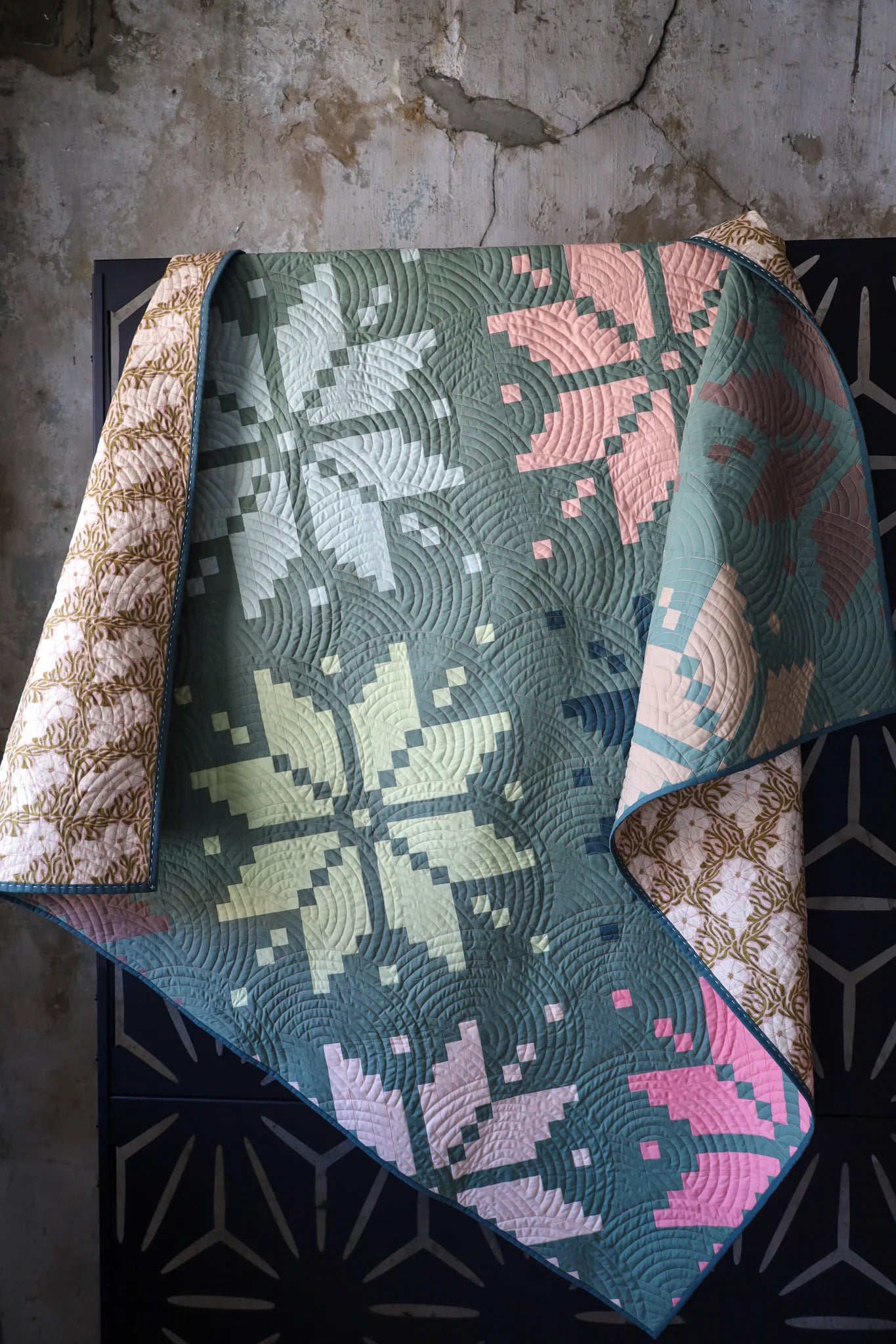 Rosemary Knitted Star: Handmade Quilt