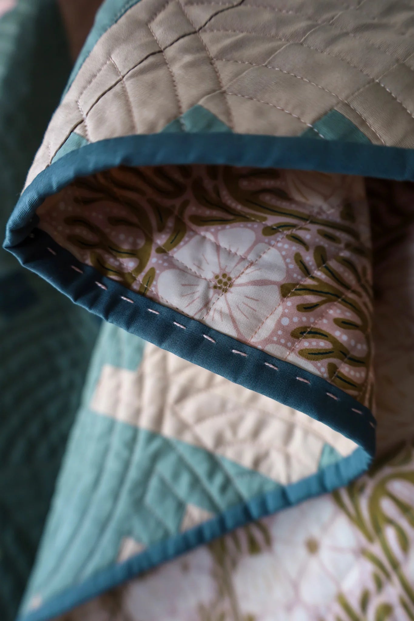 Rosemary Knitted Star: Handmade Quilt