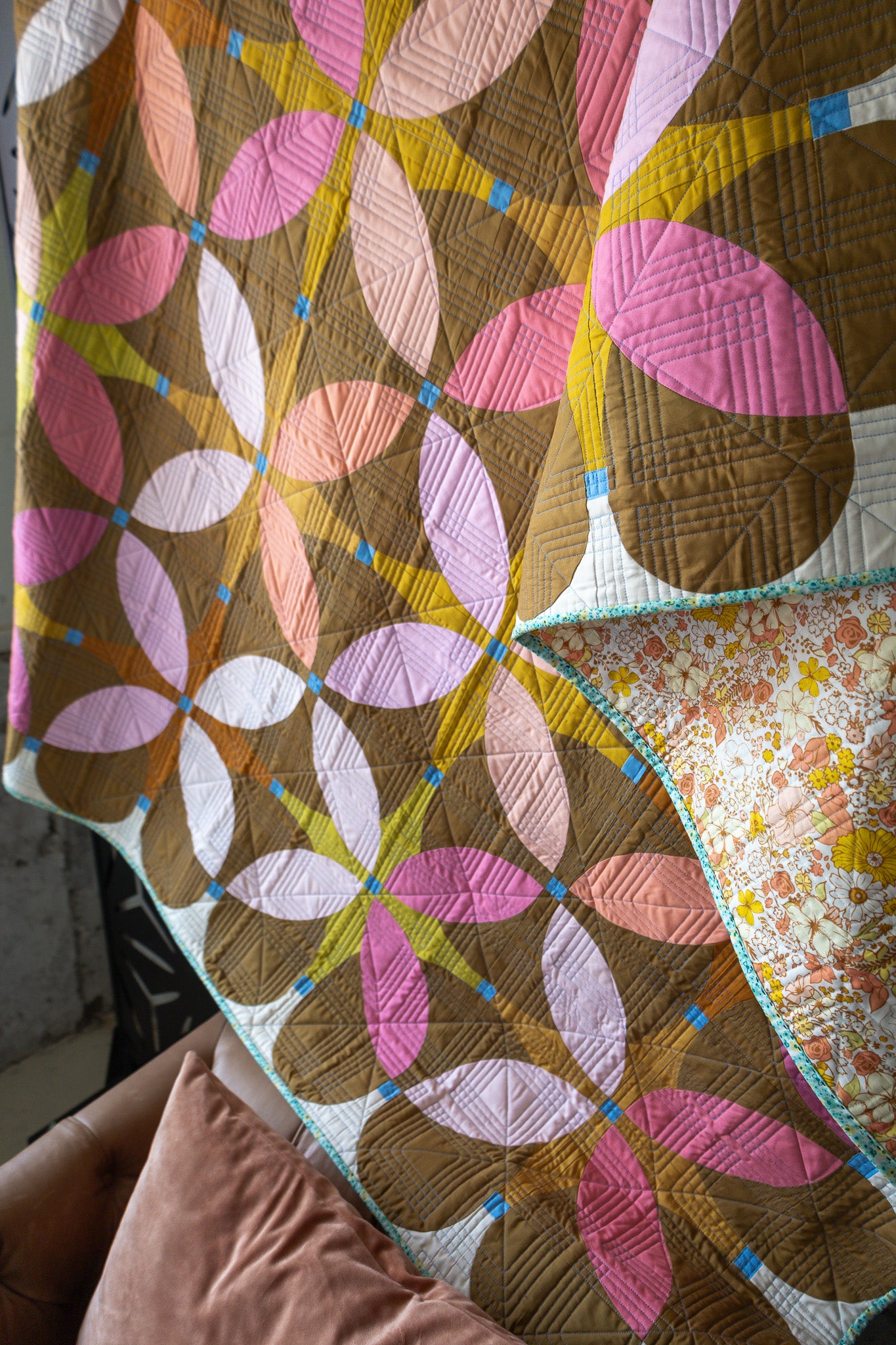 Retro Blossoms • Golden • Throw Size Quilt Kit