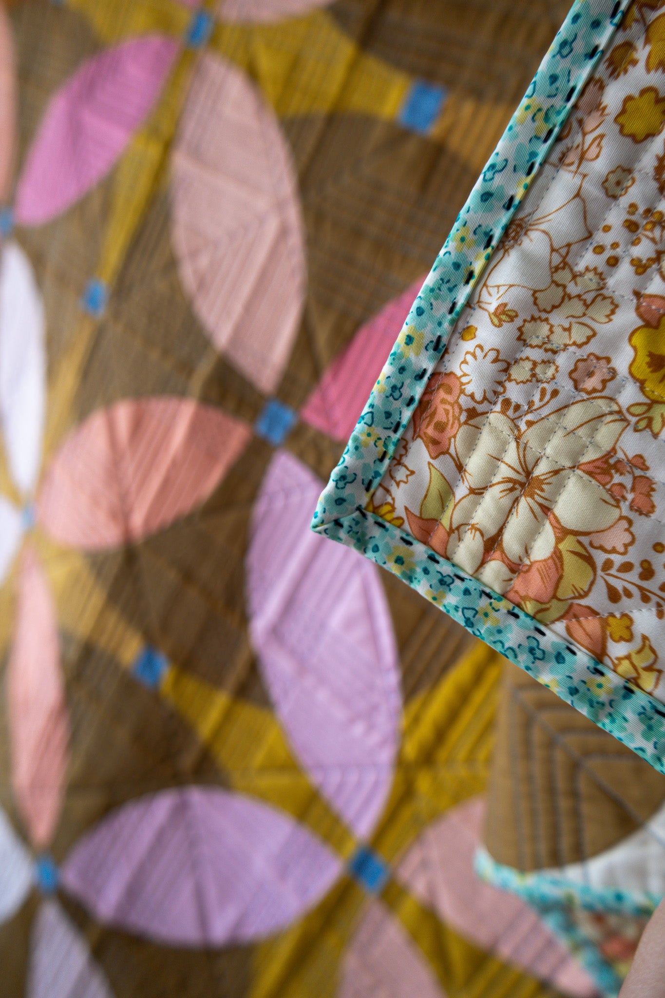 Retro Blossoms • Golden • Throw Size Quilt Kit